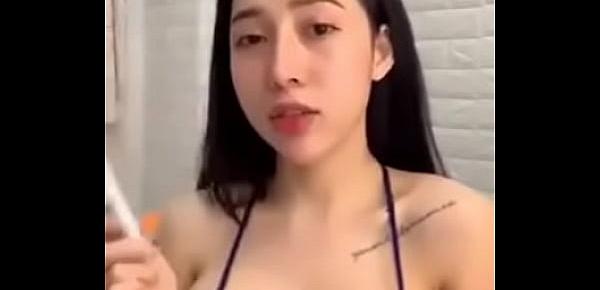  Uyên Mi Uplive vếu to đá lưỡi sexy 18